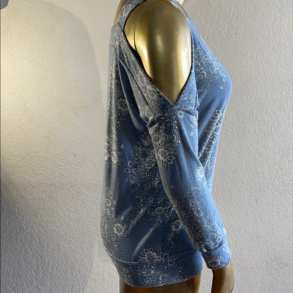 Shirt - Picture 4 of 4